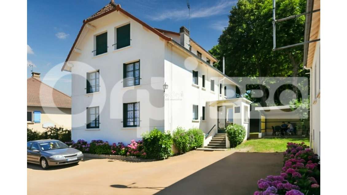 Résidence de 12 logements à vendre Néris-les-Bains