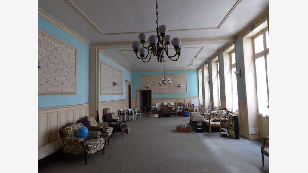 Immeuble de 672m² à vendre à Neris les Bains (03)