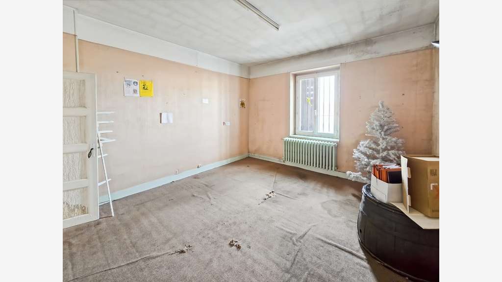 Immeuble de rapport commerce loué 263m²  à Nevers
