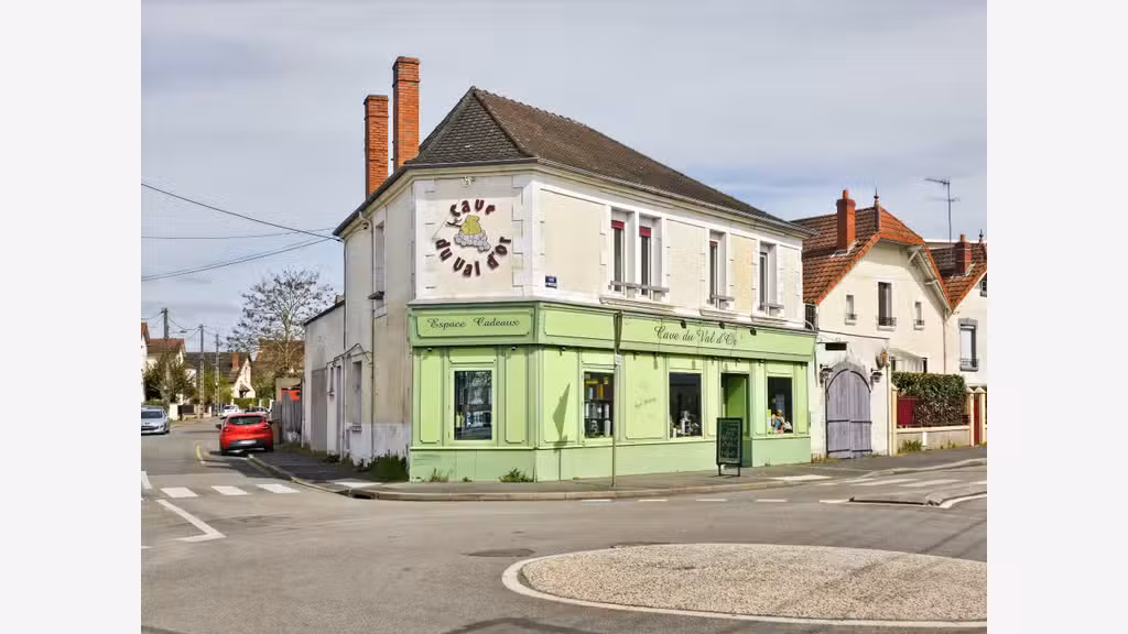 Immeuble de rapport commerce loué 263m²  à Nevers