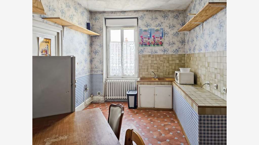 Immeuble de rapport commerce loué 263m²  à Nevers