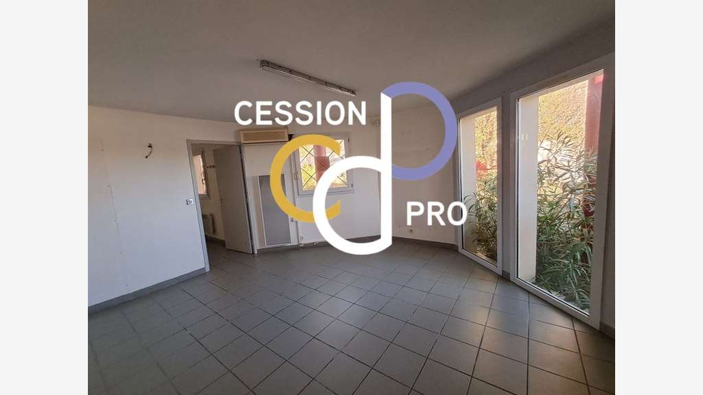 Ensemble immobilier à céder aux portes de Nîmes