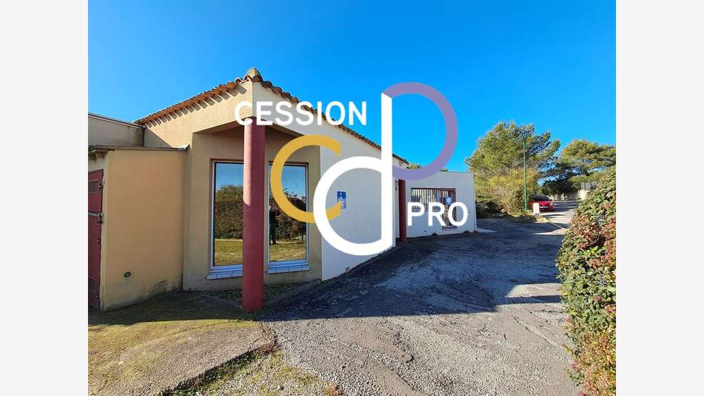 Ensemble immobilier à céder aux portes de Nîmes