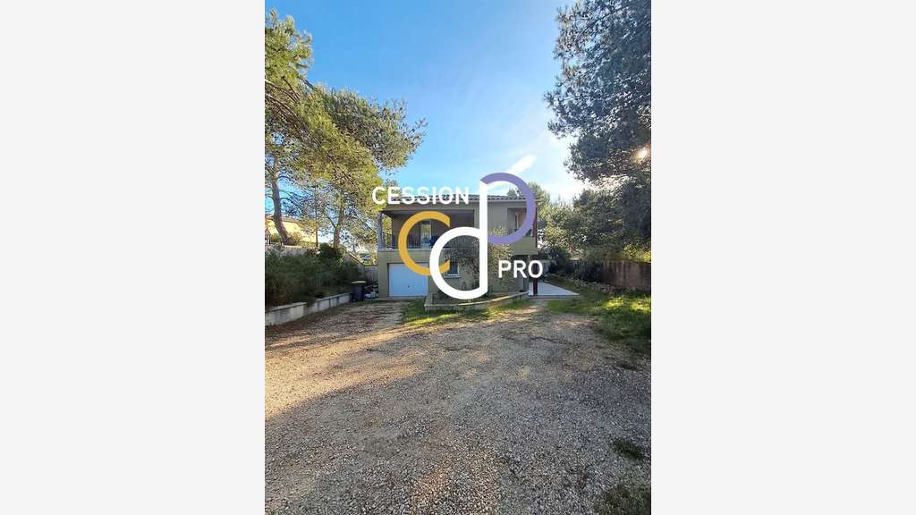 Ensemble immobilier à céder aux portes de Nîmes