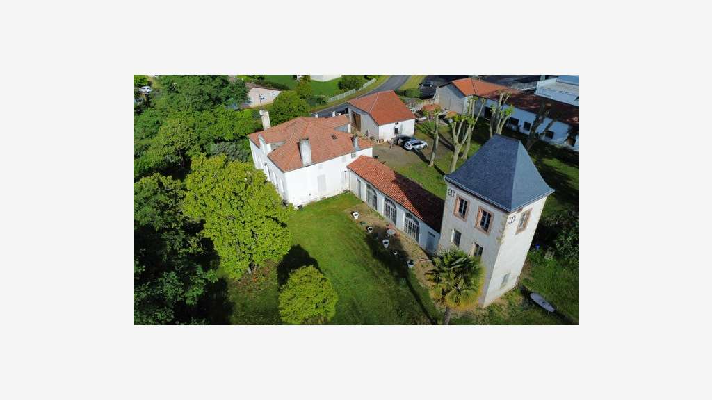 A vendre propriété du 18 ème siècle à Nogaro