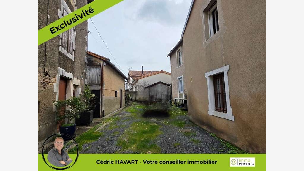 Immeuble de 182m² à Persac