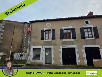 Immeuble de 182m² à Persac
