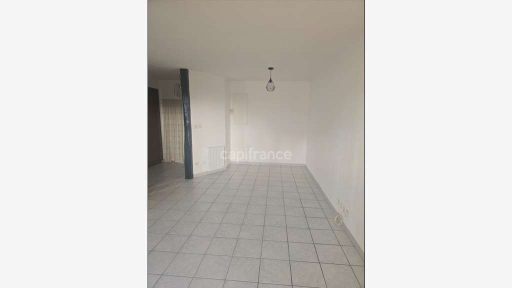 Immeuble de 294m² à vendre à Pierre de Bresse (71)