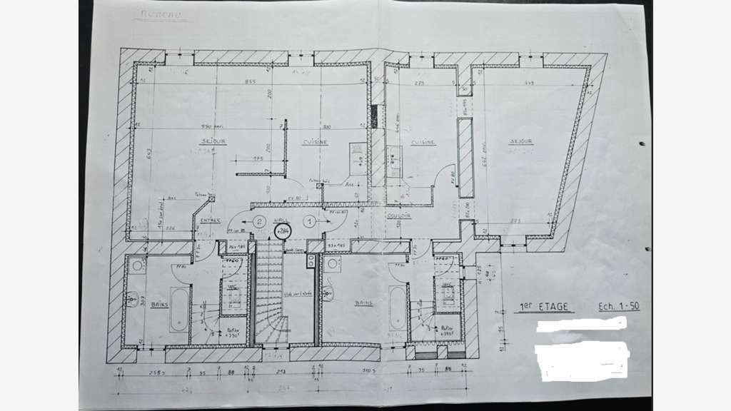 Immeuble de 294m² à vendre à Pierre de Bresse (71)