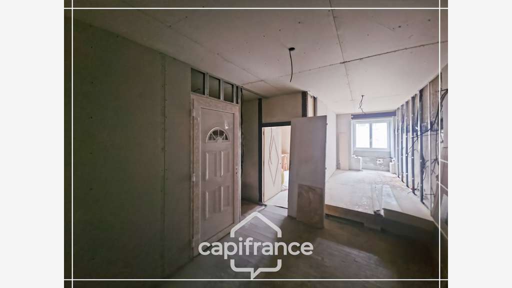 Immeuble et maison avec fort potentiel au cœur de
