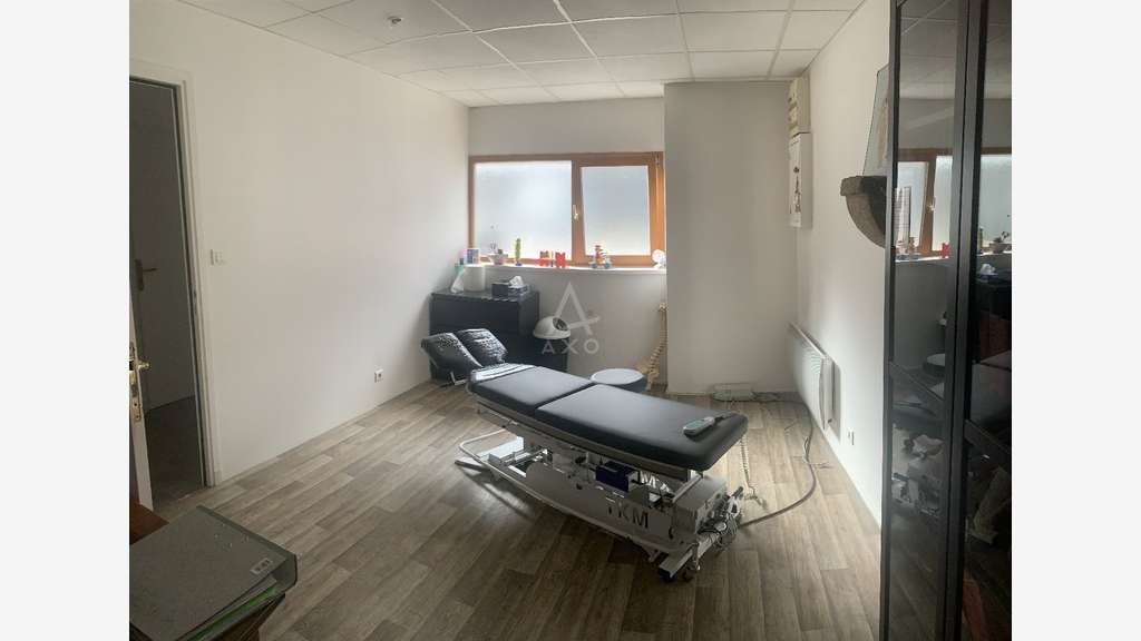 A vendre bel ensemble immobilier 130m² à Quintin