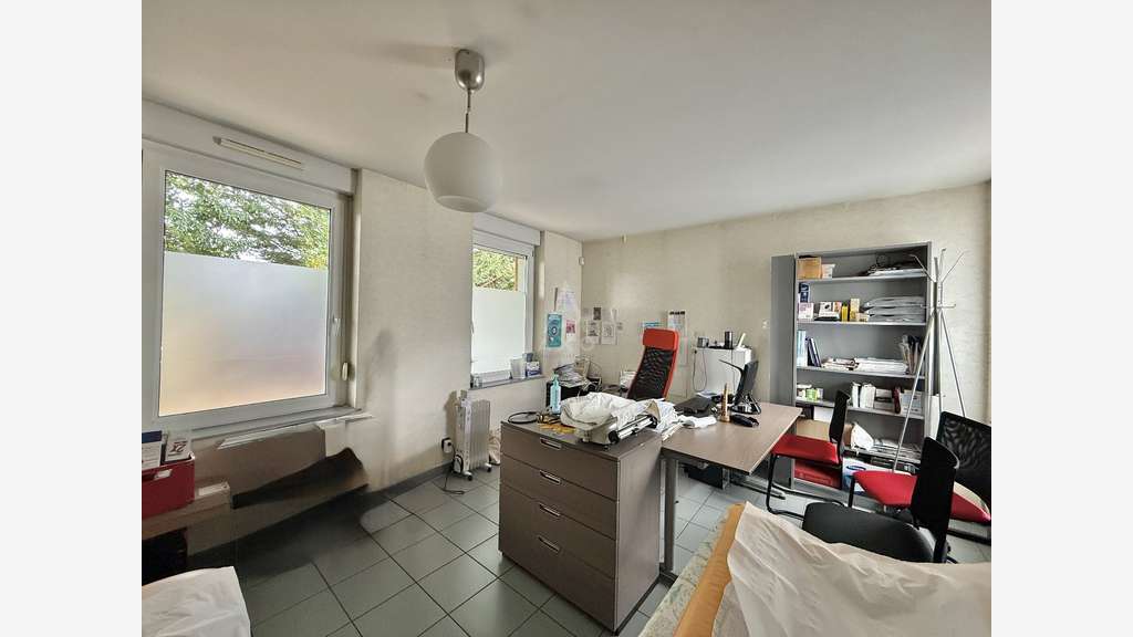 IMMEUBLE // RÉMILLY // 3 APPARTEMENTS + 1 CABINET