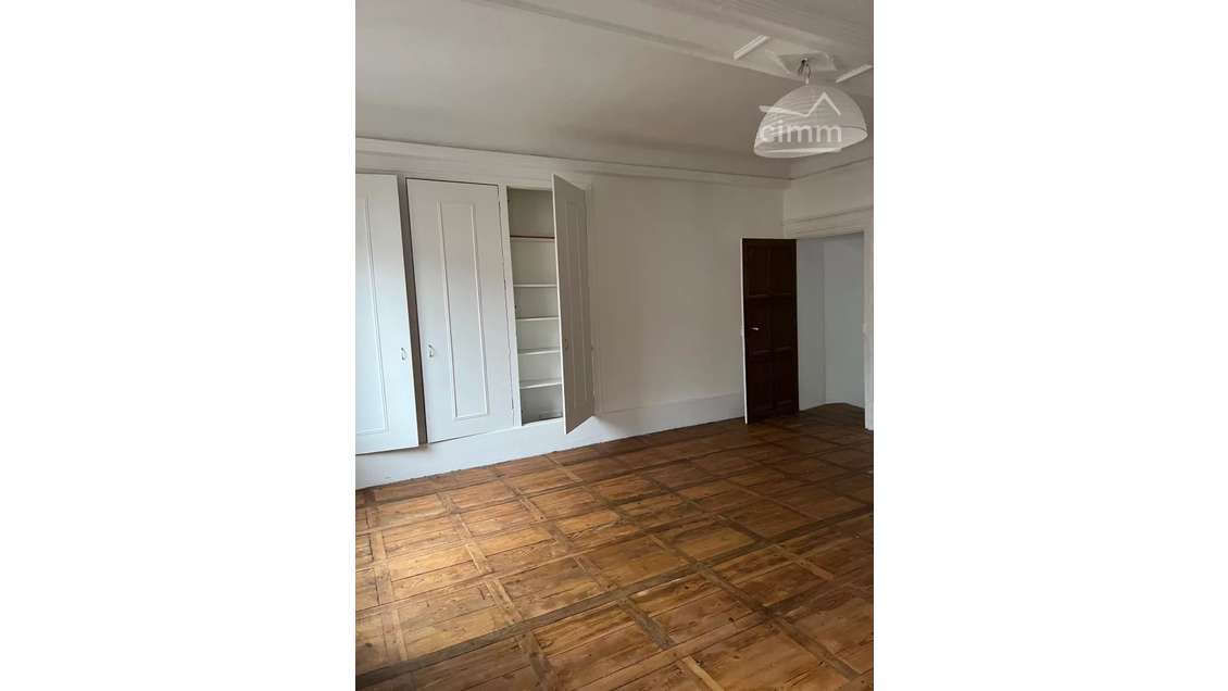 AV immeuble de caractère 516m² en centre de Romans