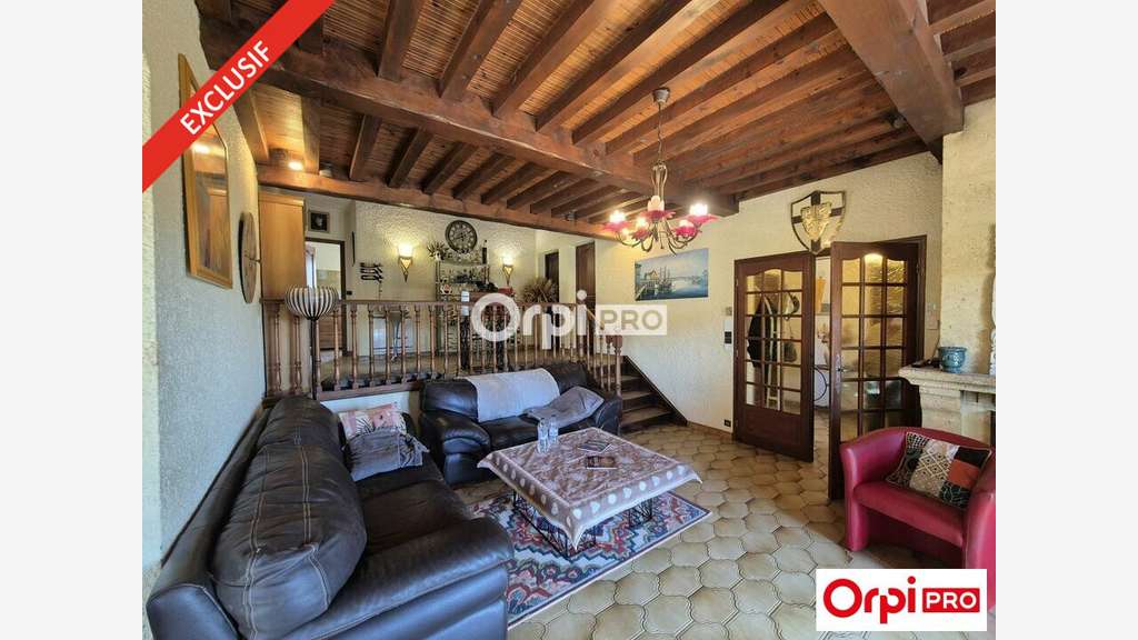 Immeuble mixte à vendre à Génissieux