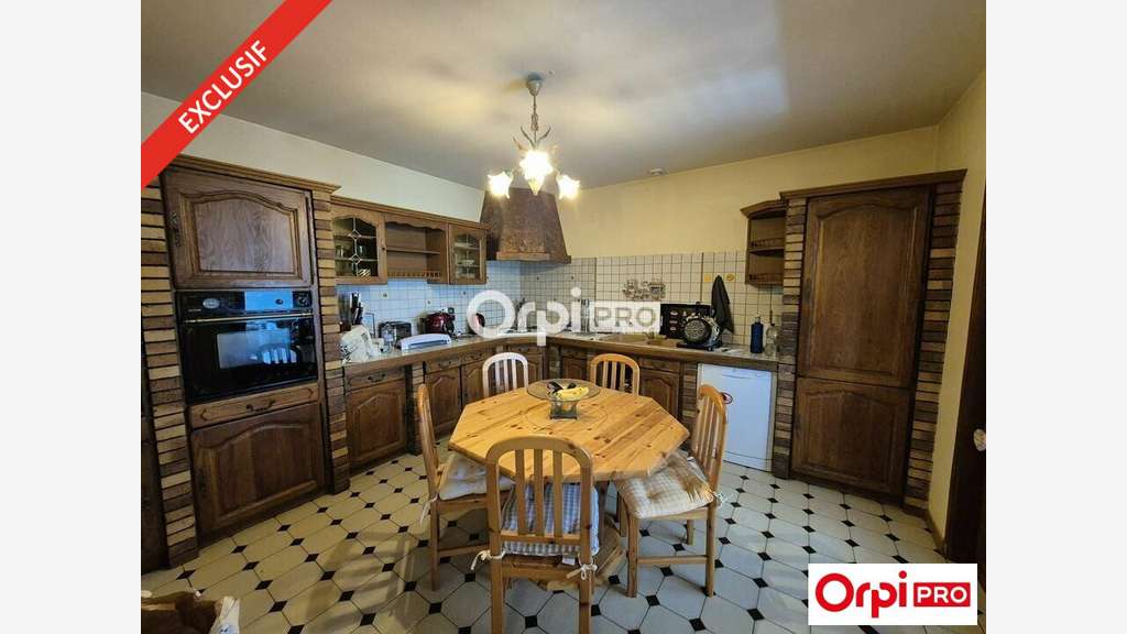 Immeuble mixte à vendre à Génissieux