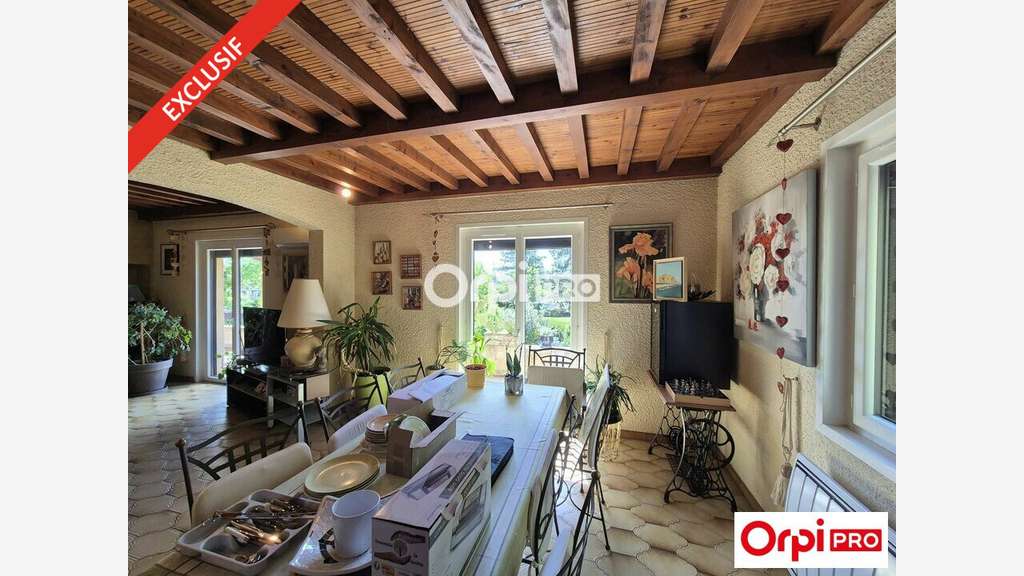 Immeuble mixte à vendre à Génissieux