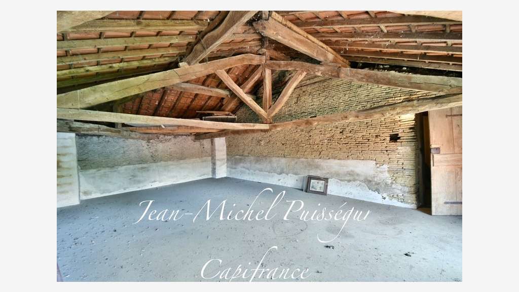 A vendre immeuble à rénover au bas de St Gaudens