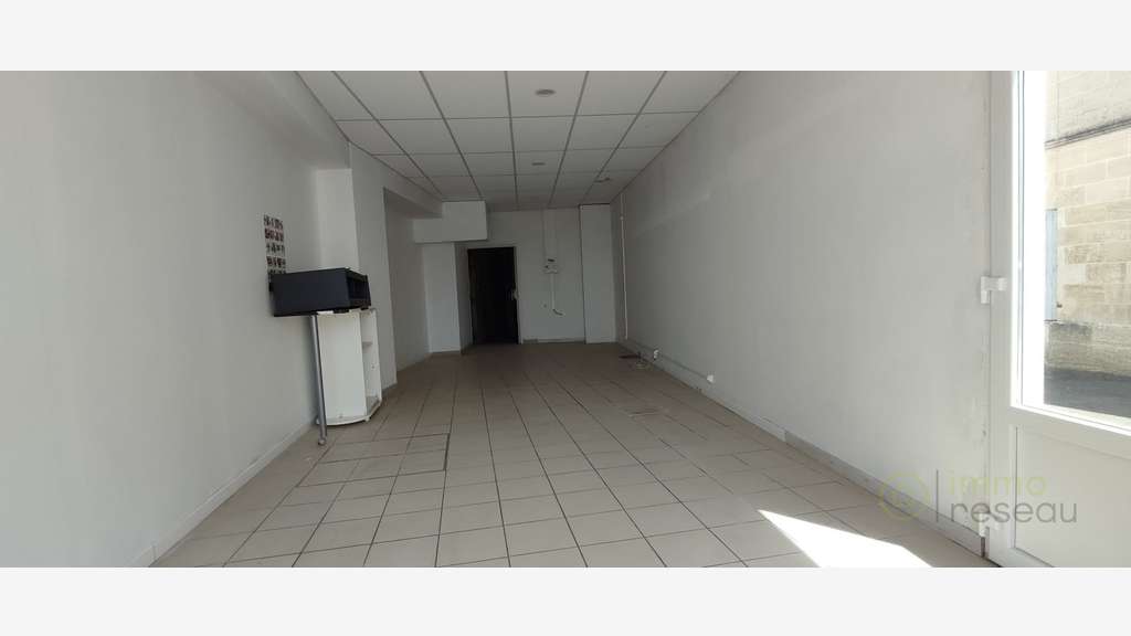 Vente immeuble lumineux de 280m² à Saint-Genis