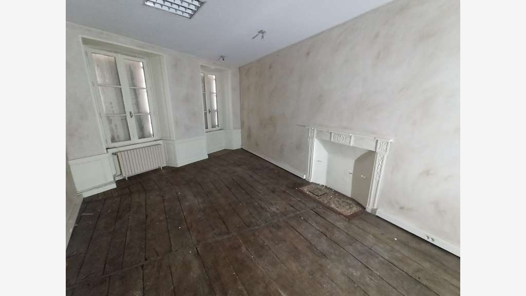 VENTE IMMEUBLE SAINT-JUNIEN - 4 LOTS