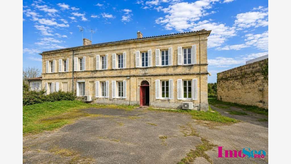 Immeuble à vendre à Saint-Loubès centre