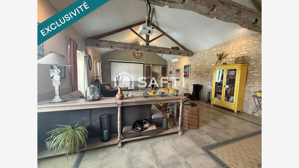 Vente immeuble de 270m² à Saint-Porchaire centre