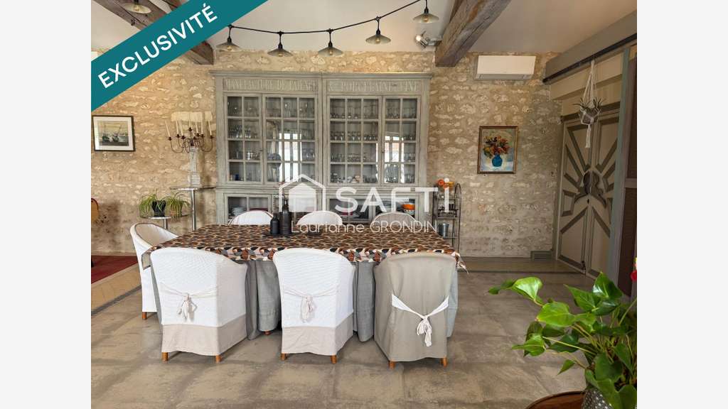 Vente immeuble de 270m² à Saint-Porchaire centre