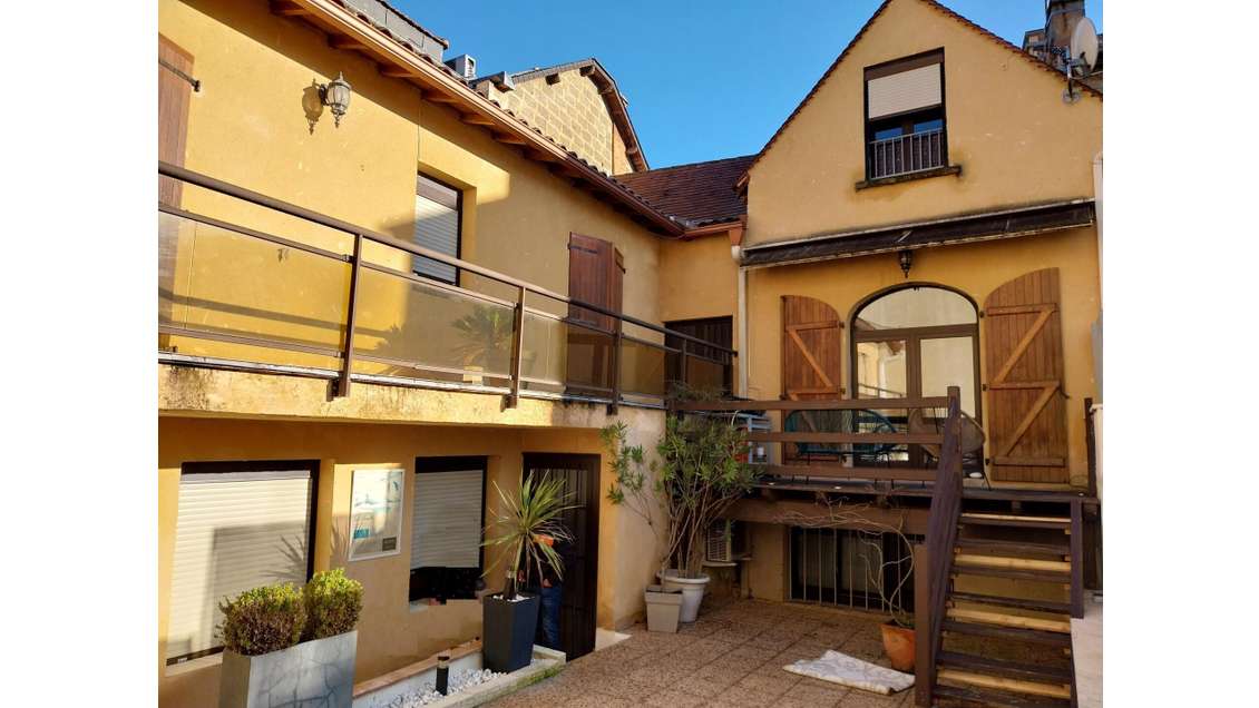 Vente immeuble de rapport 5.5 % à Sarlat-la-Canéda