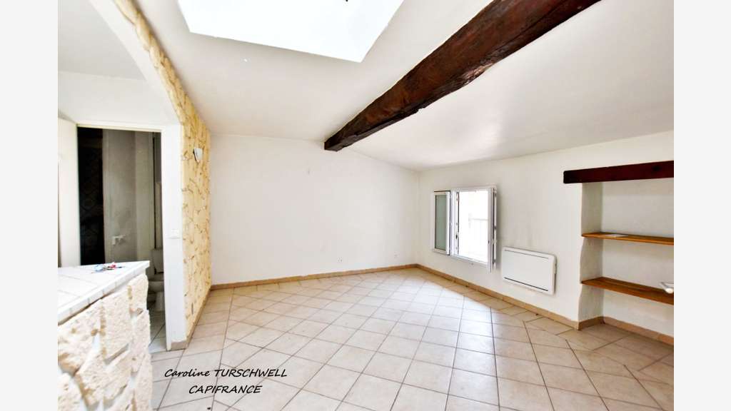 Immeuble de 87m² à vendre à Sollies Toucas (83)