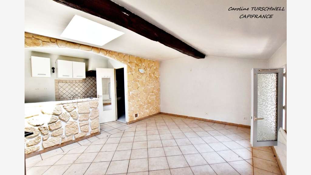 Immeuble de 87m² à vendre à Sollies Toucas (83)