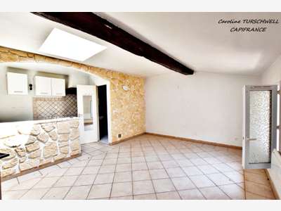 Immeuble de 87m² à vendre à Sollies Toucas (83)