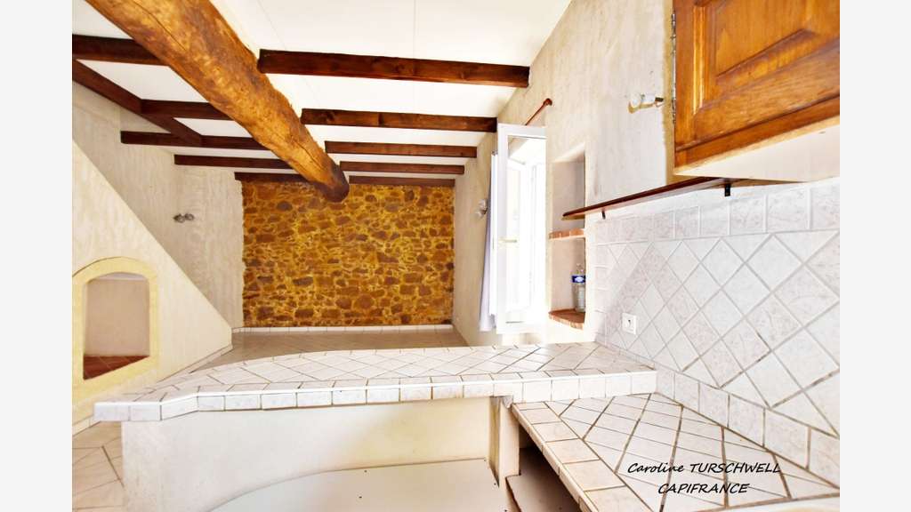 Immeuble de 87m² à vendre à Sollies Toucas (83)