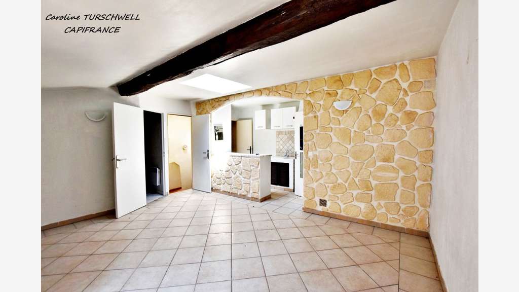 Immeuble de 87m² à vendre à Sollies Toucas (83)