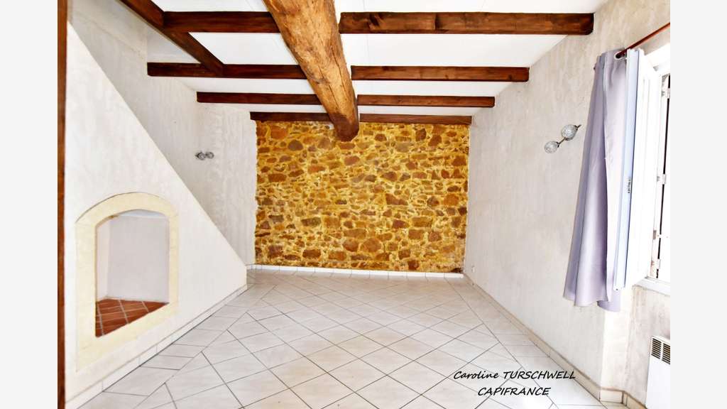 Immeuble de 87m² à vendre à Sollies Toucas (83)