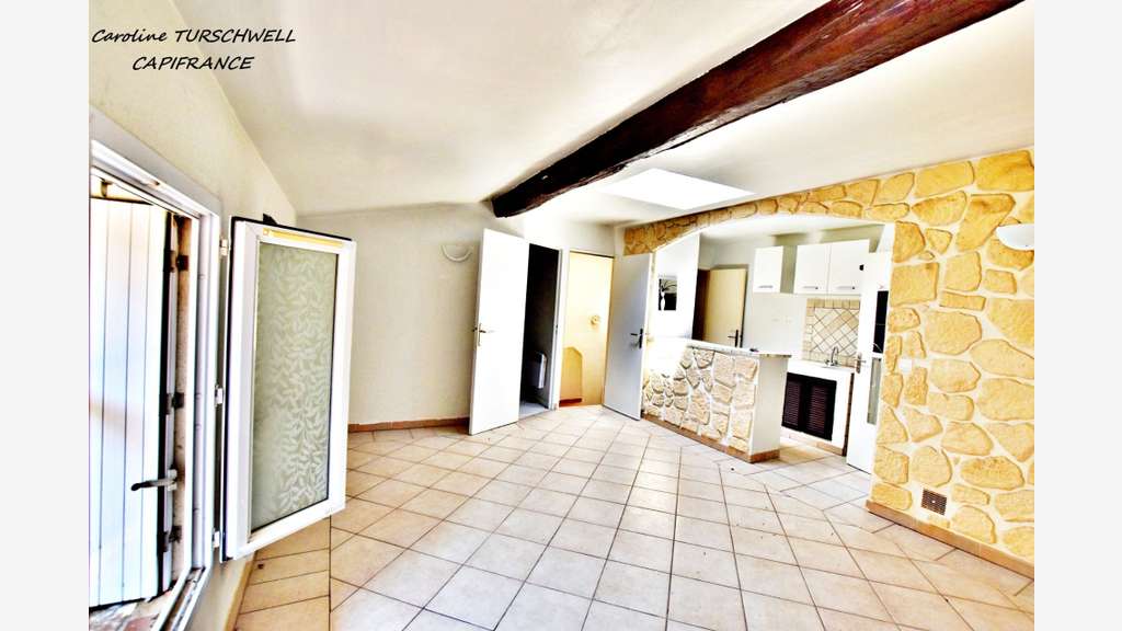 Immeuble de 87m² à vendre à Sollies Toucas (83)