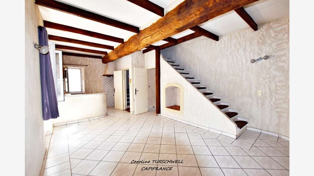 Immeuble de 87m² à vendre à Sollies Toucas (83)