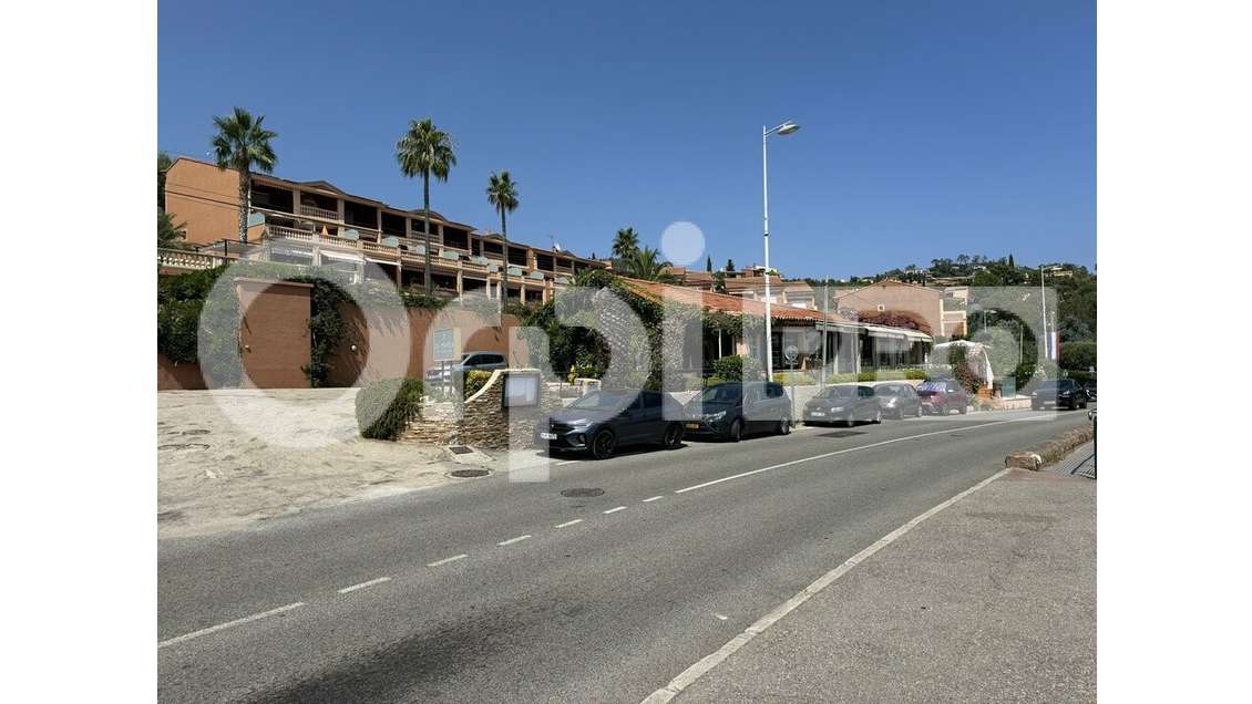 AV bâtiment 400m² sur 900m² à Théoule-sur-Mer