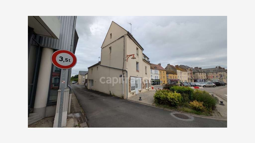 Immeuble de rapport à vendre à Trun  