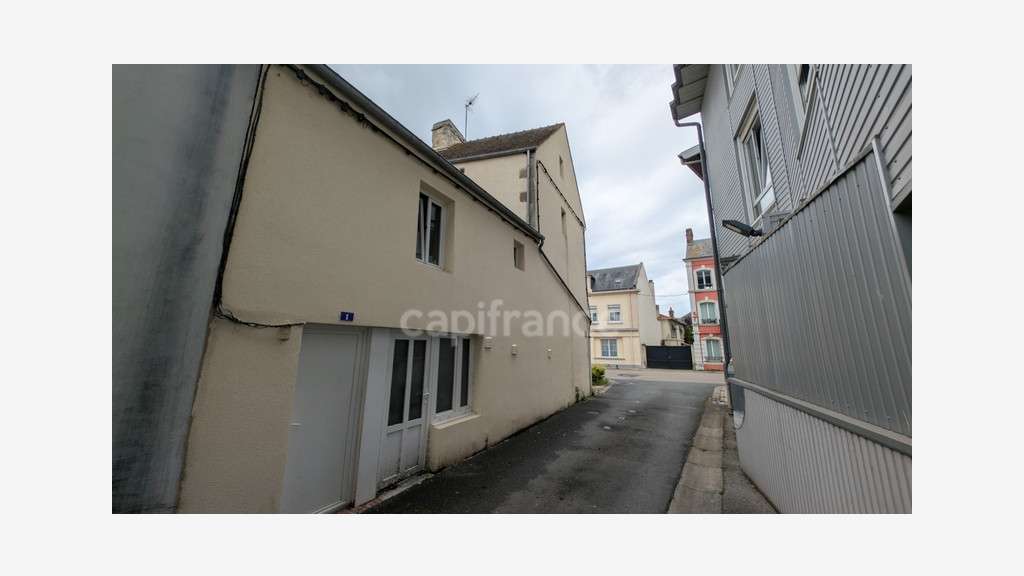 Immeuble de rapport à vendre à Trun  