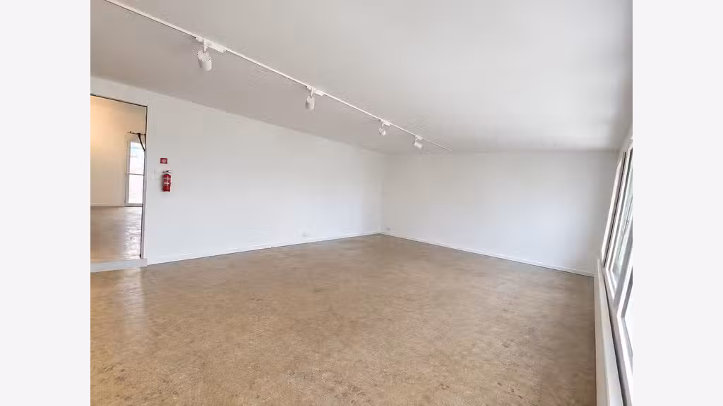 Murs commerciaux avec maison d’habitation attenant