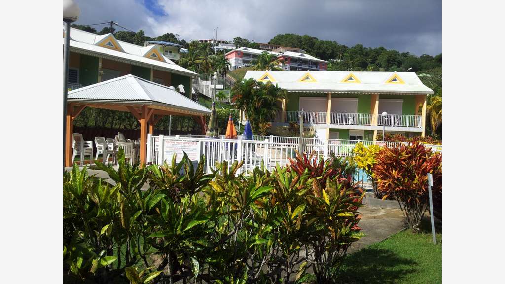 Murs mini-complexe immobilier - 12 logements