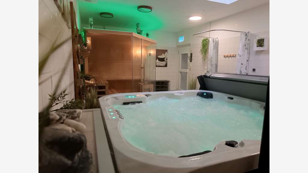 Tènement Maison+ resto+chambres+salle 440m2 axe A7