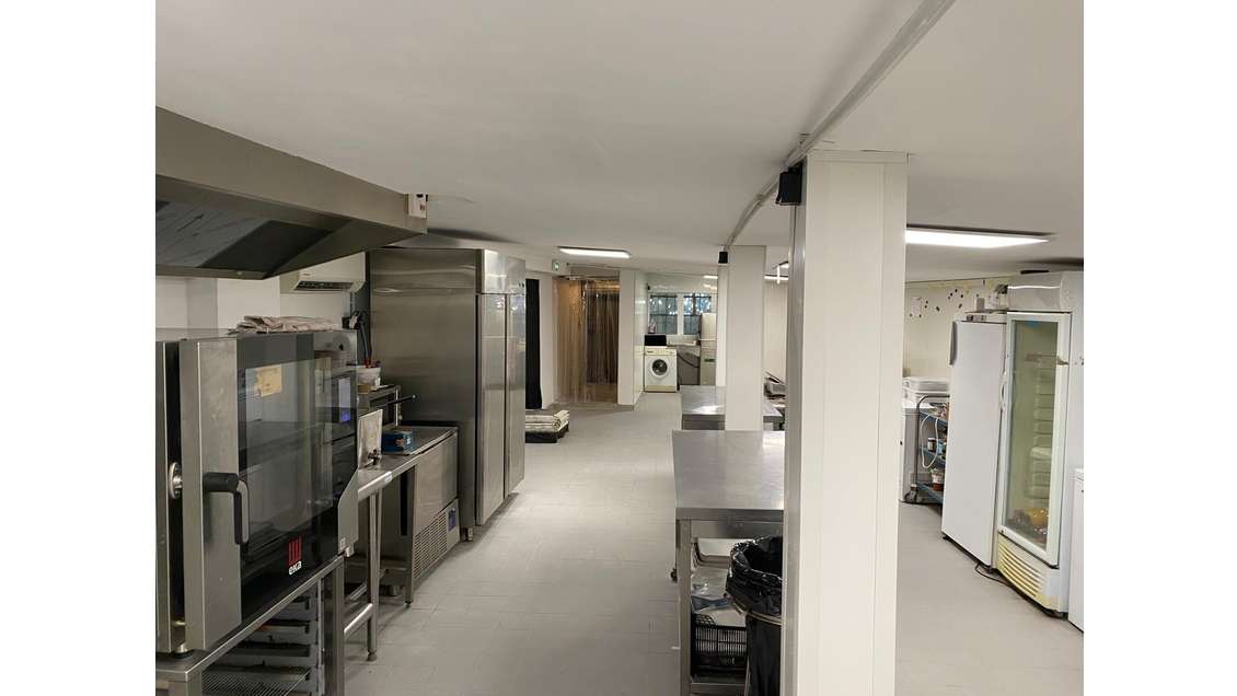 A vendre Laboratoire de production /Traiteur