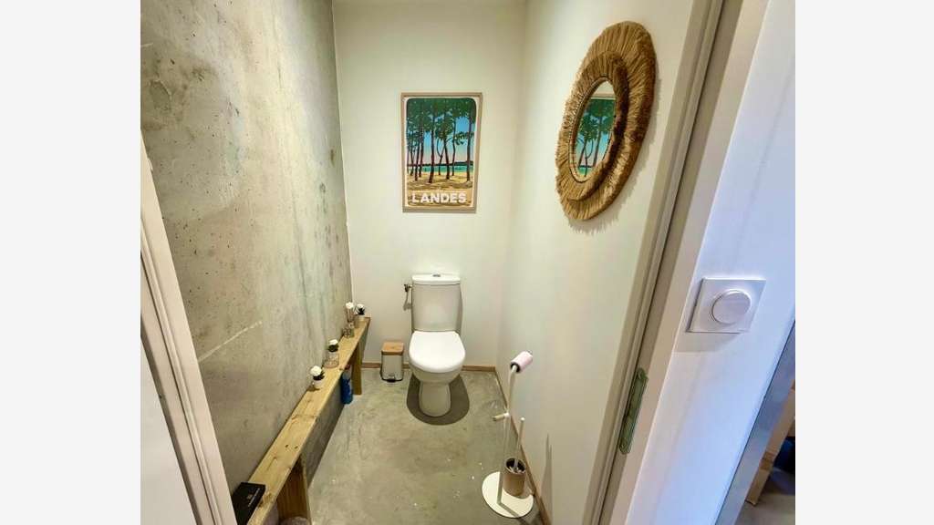 Vends local artisanal 155 m² avec bureaux Bénesse