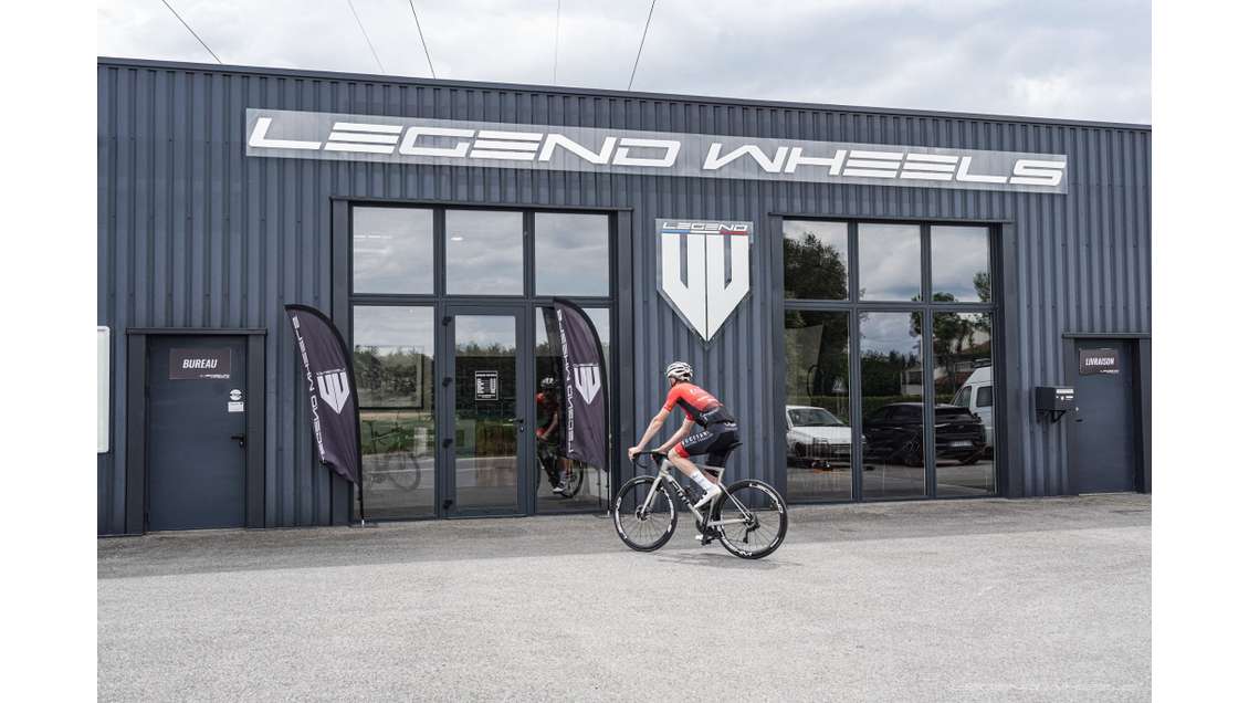 AV local clé en main forte visibilité Nègrepelisse