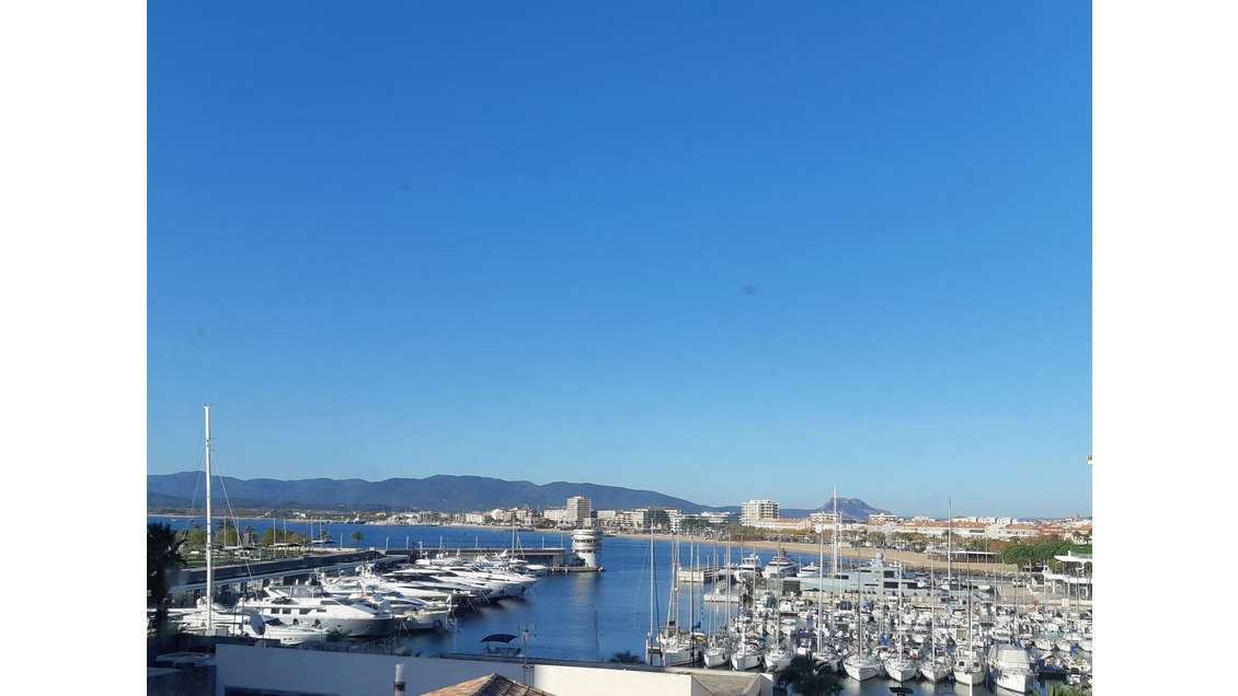 Vente local commercial de 584m² à Saint-Raphaël