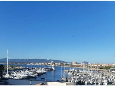 Vente local commercial de 584m² à Saint-Raphaël
