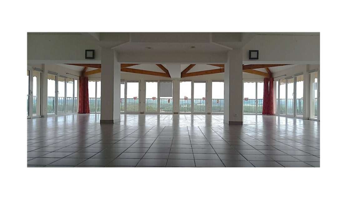 A vendre ancienne maison de repos 3000m² à Laon