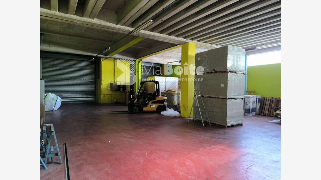 Vente entrepôt et bureau de 370m² le Coteau