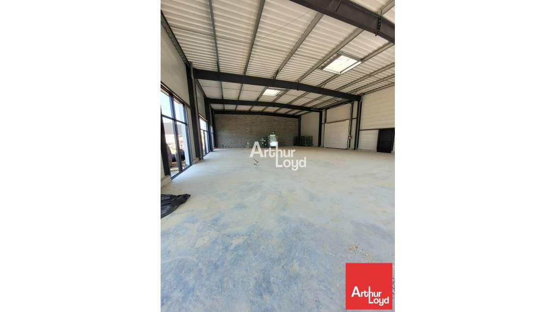 Local d'activité 378m² à vendre en ZA aux Essarts