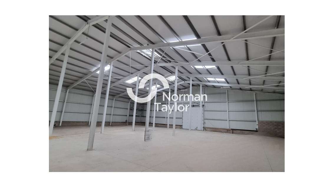 Local d'activité 1140m² à vendre à Argelès sur Mer